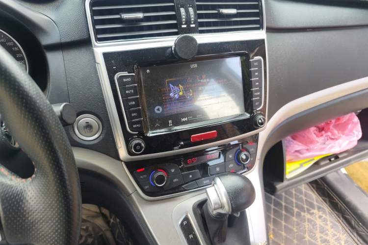 Used Haval M6 2019 1.5T DCT Two-Wheel Drive Elite Version China VI Standard Audio And AC Panel