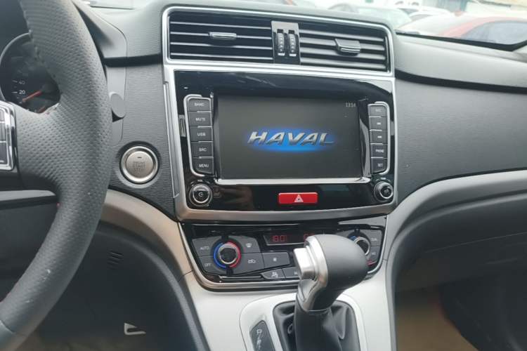Used Haval M6 2019 1.5T DCT Two-Wheel Drive Elite Version China VI Standard Audio And AC Panel