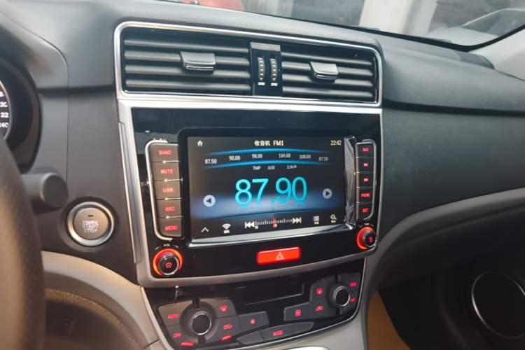 Used Haval M6 2019 1.5T Manual Two-Wheel Drive Elite Version China VI Standard Audio And AC Panel