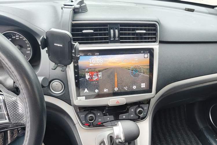 Used Haval M6 2019 1.5T DCT Two-Wheel Drive Value Edition China VI Standard Audio And AC Panel