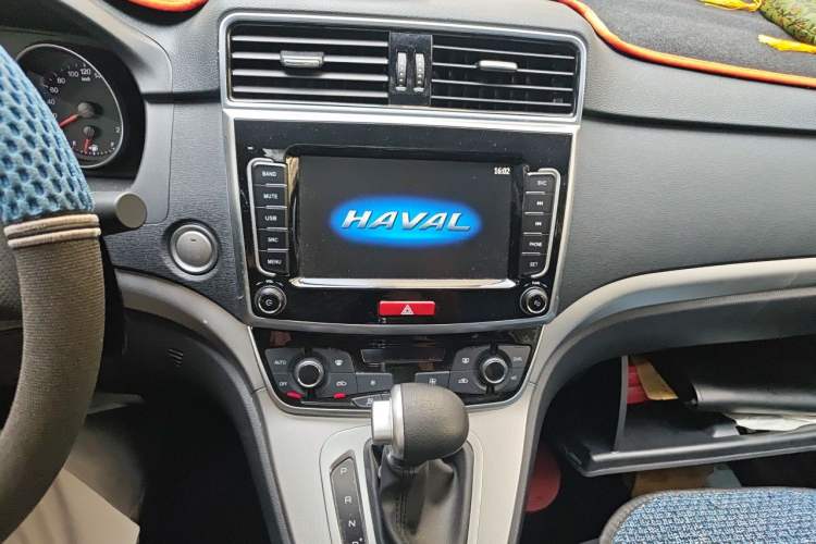Used Haval M6 2019 1.5T DCT Two-Wheel Drive Value Edition China VI Standard Audio And AC Panel