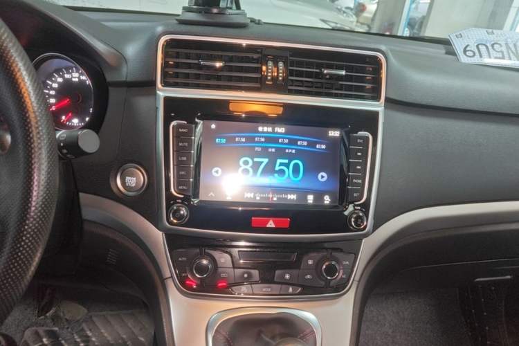 Used Haval M6 2019 1.5T Manual Two-Wheel Drive Elite Version China V Standard Audio And AC Panel