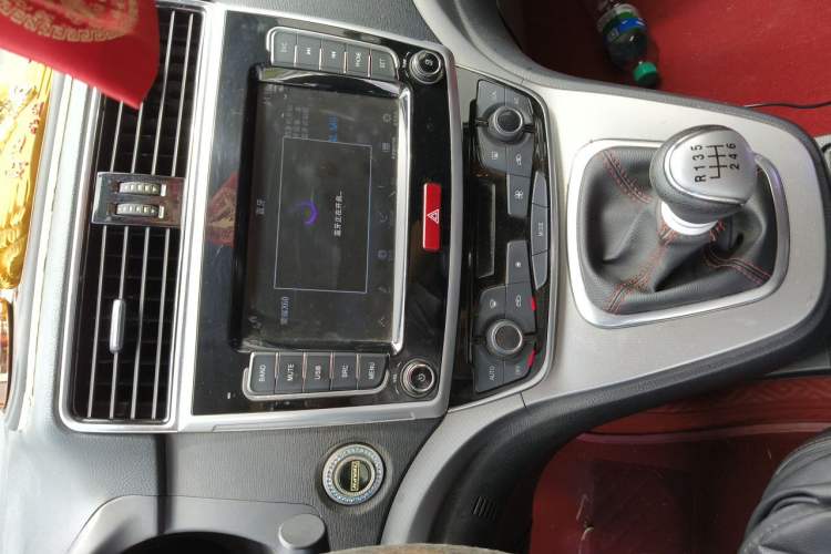 Used Haval M6 2019 1.5T Manual Two-Wheel Drive Elite Version China VI Standard Audio And AC Panel