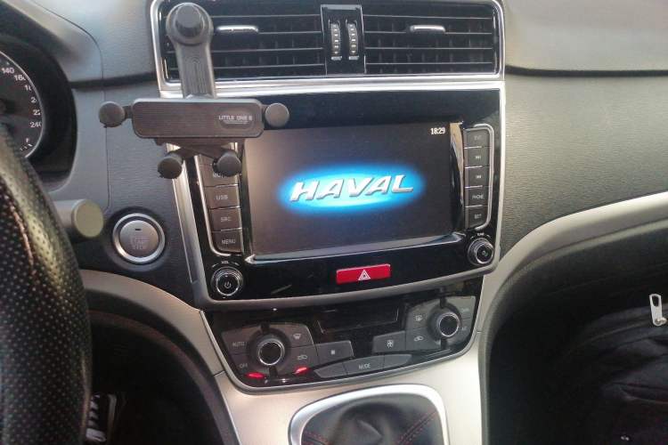 Used Haval M6 2019 1.5T Manual Two-Wheel Drive Urban Version China VI Standard Audio And AC Panel