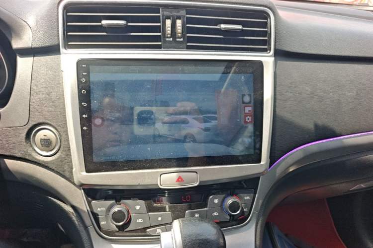 Used Haval M6 2019 1.5T DCT Two-Wheel Drive Elite Version China VI Standard Audio And AC Panel