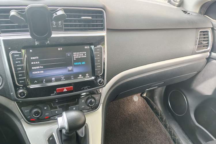 Used Haval M6 2019 1.5T DCT Two-Wheel Drive Elite Version China VI Standard Audio And AC Panel
