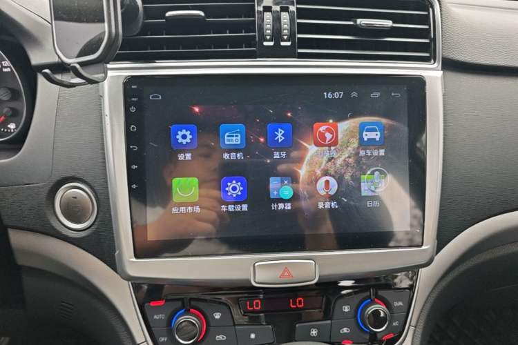 Used Haval M6 2019 1.5T DCT Two-Wheel Drive Value Edition China VI Standard Audio And AC Panel