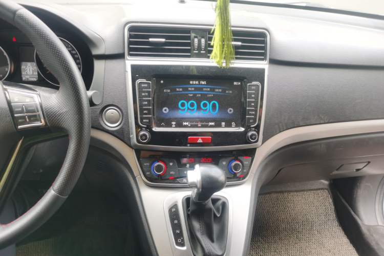 Used Haval M6 2019 1.5T DCT Two-Wheel Drive Elite Version China VI Standard Audio And AC Panel
