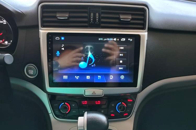 Used Haval M6 2019 1.5T DCT Two-Wheel Drive Value Edition China VI Standard Audio And AC Panel