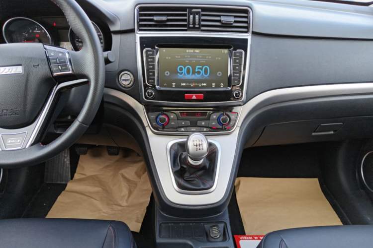 Used Haval M6 2019 1.5T Manual Two-Wheel Drive Elite Version China VI Standard Audio And AC Panel