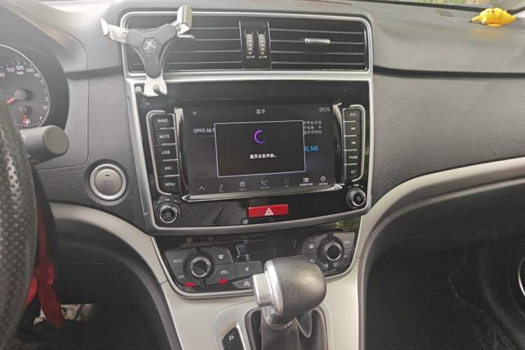 Used Haval M6 2019 1.5T DCT Two-Wheel Drive Value Edition China VI Standard Audio And AC Panel