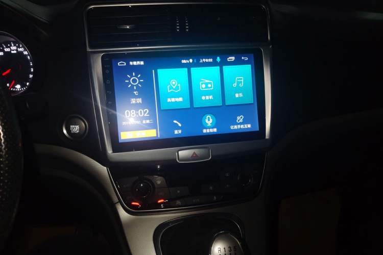 Used Haval M6 2019 1.5T Manual Two-Wheel Drive Urban Version China VI Standard Audio And AC Panel