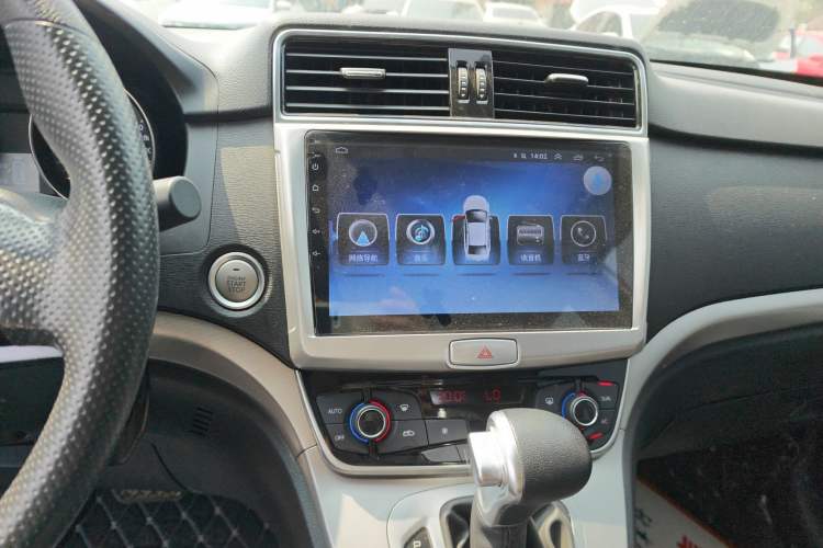 Used Haval M6 2019 1.5T DCT Two-Wheel Drive Value Edition China VI Standard Audio And AC Panel