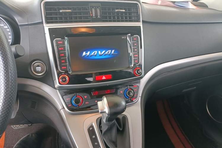 Used Haval M6 2019 1.5T DCT Two-Wheel Drive Value Edition China VI Standard Audio And AC Panel