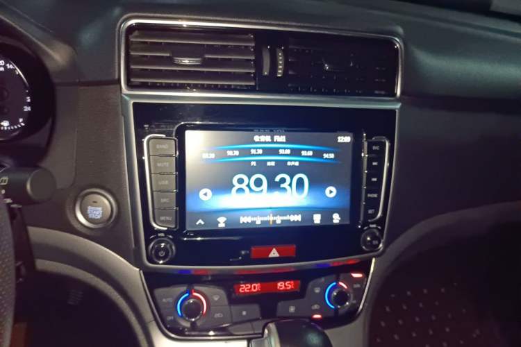 Used Haval M6 2019 1.5T DCT Two-Wheel Drive Elite Version China VI Standard Audio And AC Panel