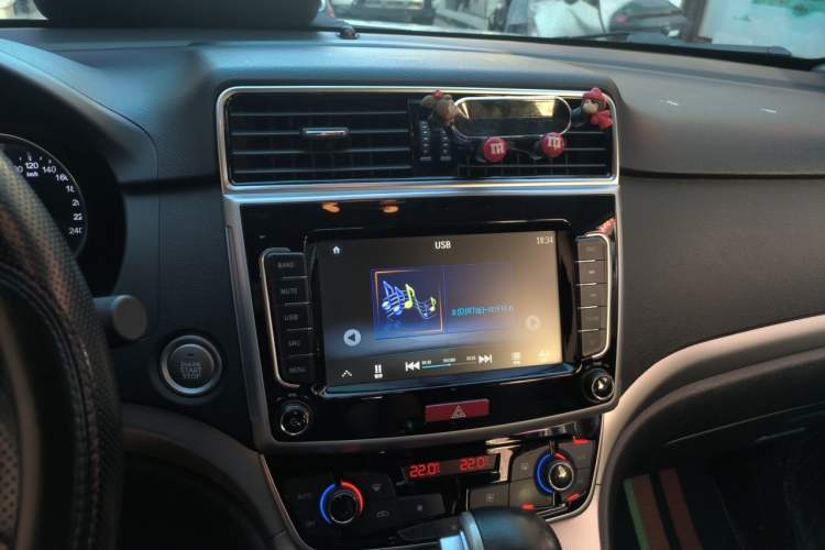 Used Haval M6 2019 1.5T DCT Two-Wheel Drive Value Edition China VI Standard Audio And AC Panel