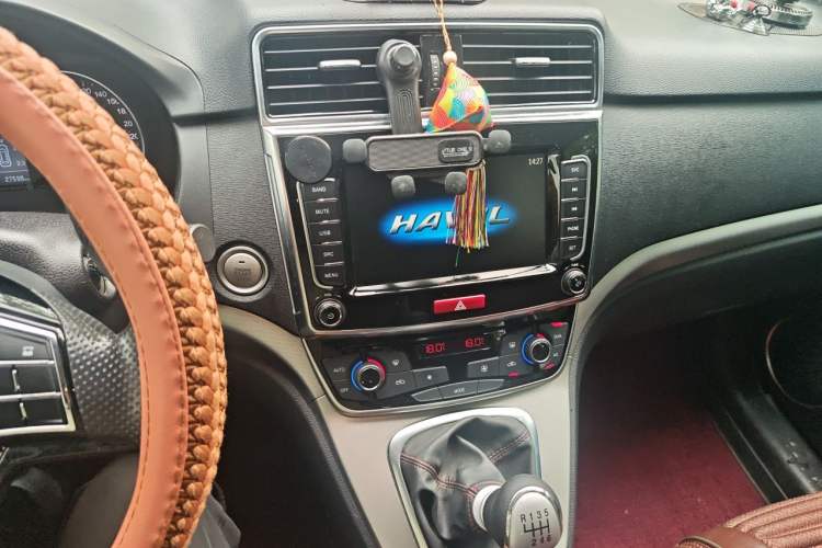 Used Haval M6 2019 1.5T Manual Two-Wheel Drive Urban Version China VI Standard Audio And AC Panel