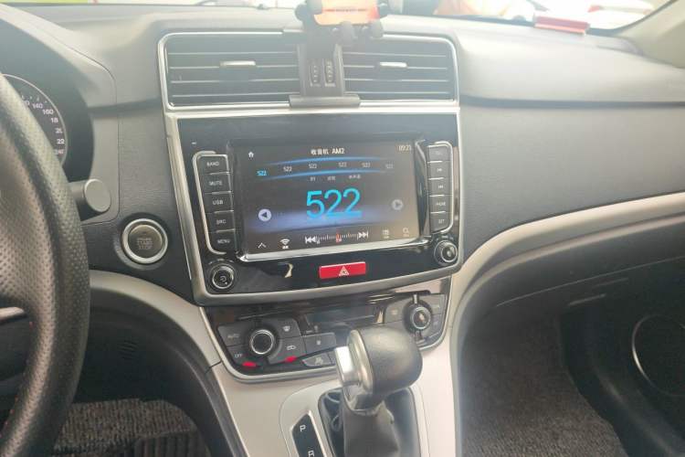 Used Haval M6 2019 1.5T DCT Two-Wheel Drive Elite Version China VI Standard Audio And AC Panel