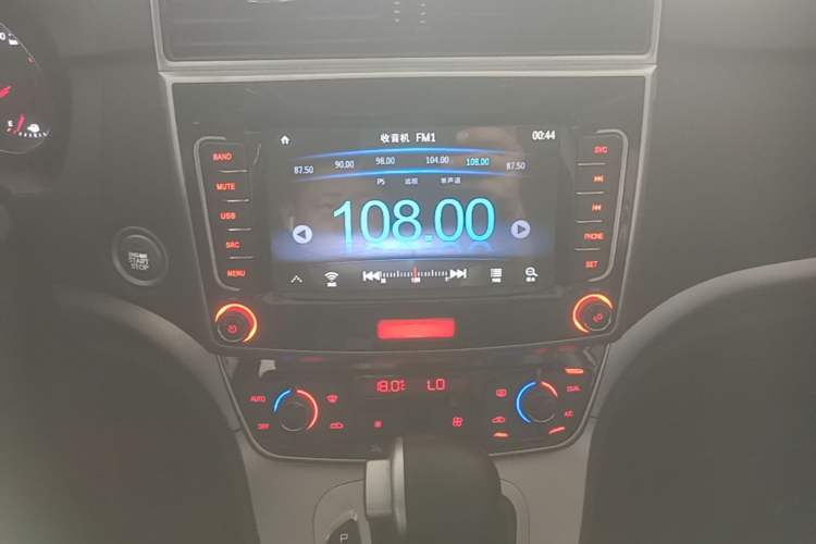 Used Haval M6 2019 1.5T DCT Two-Wheel Drive Elite Version China VI Standard Audio And AC Panel