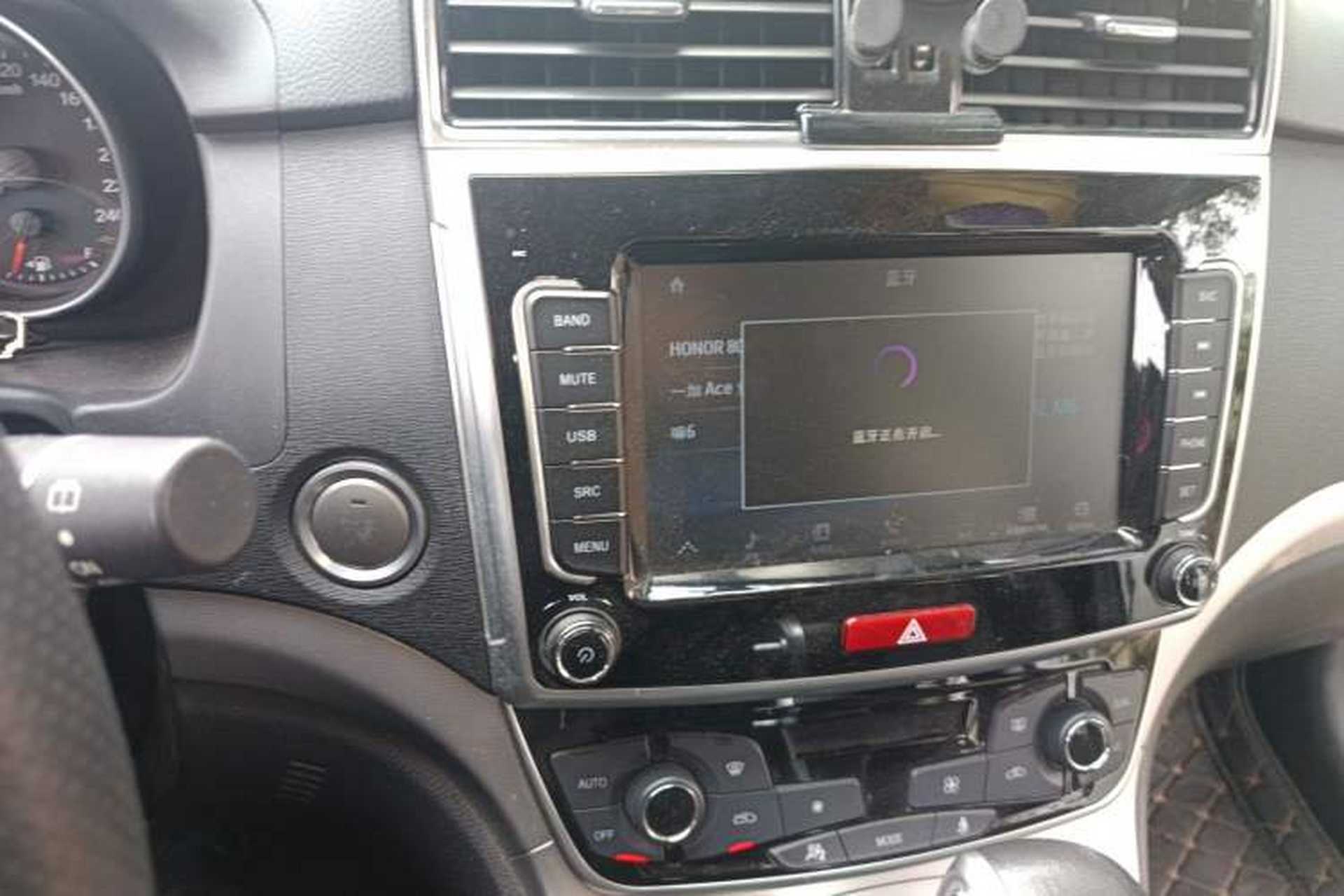 Used Haval M6 2019 1.5T DCT Two-Wheel Drive Elite Version China VI Standard Audio And AC Panel