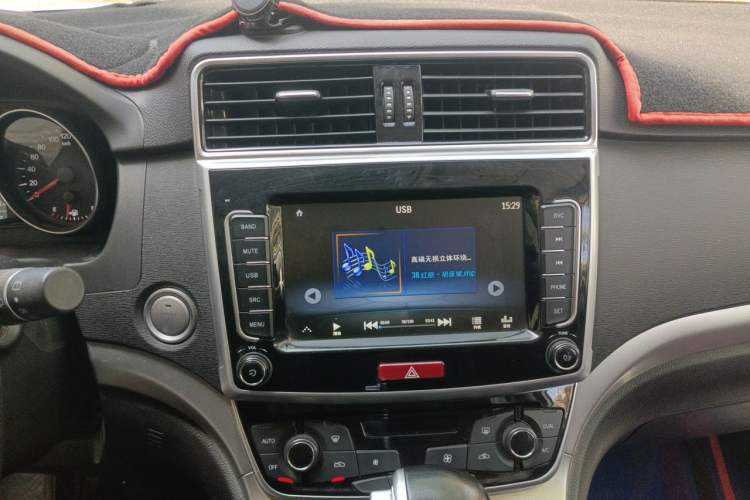 Used Haval M6 2019 1.5T DCT Two-Wheel Drive Urban Version China VI Standard Audio And AC Panel