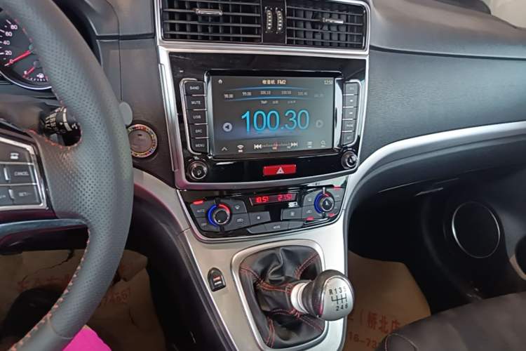 Used Haval M6 2019 1.5T Manual Two-Wheel Drive Elite Version China VI Standard Audio And AC Panel
