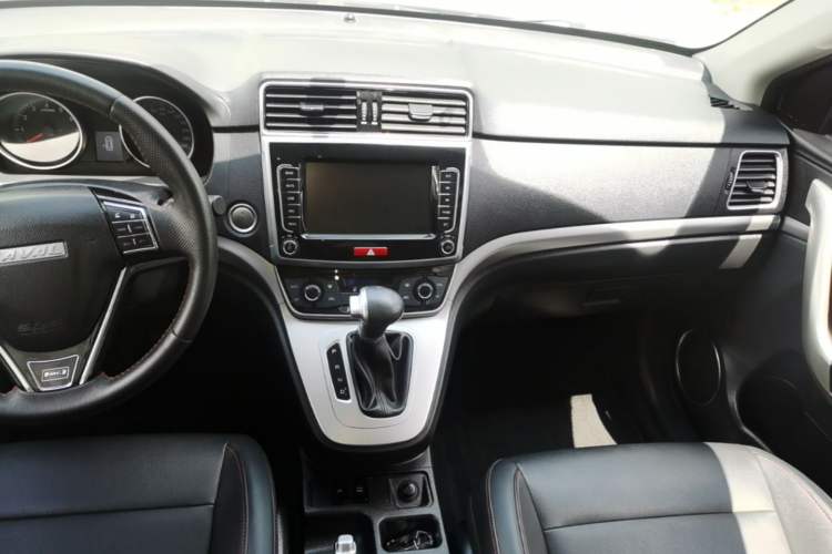 Used Haval M6 2019 1.5T DCT Two-Wheel Drive Elite Version China VI Standard Audio And AC Panel