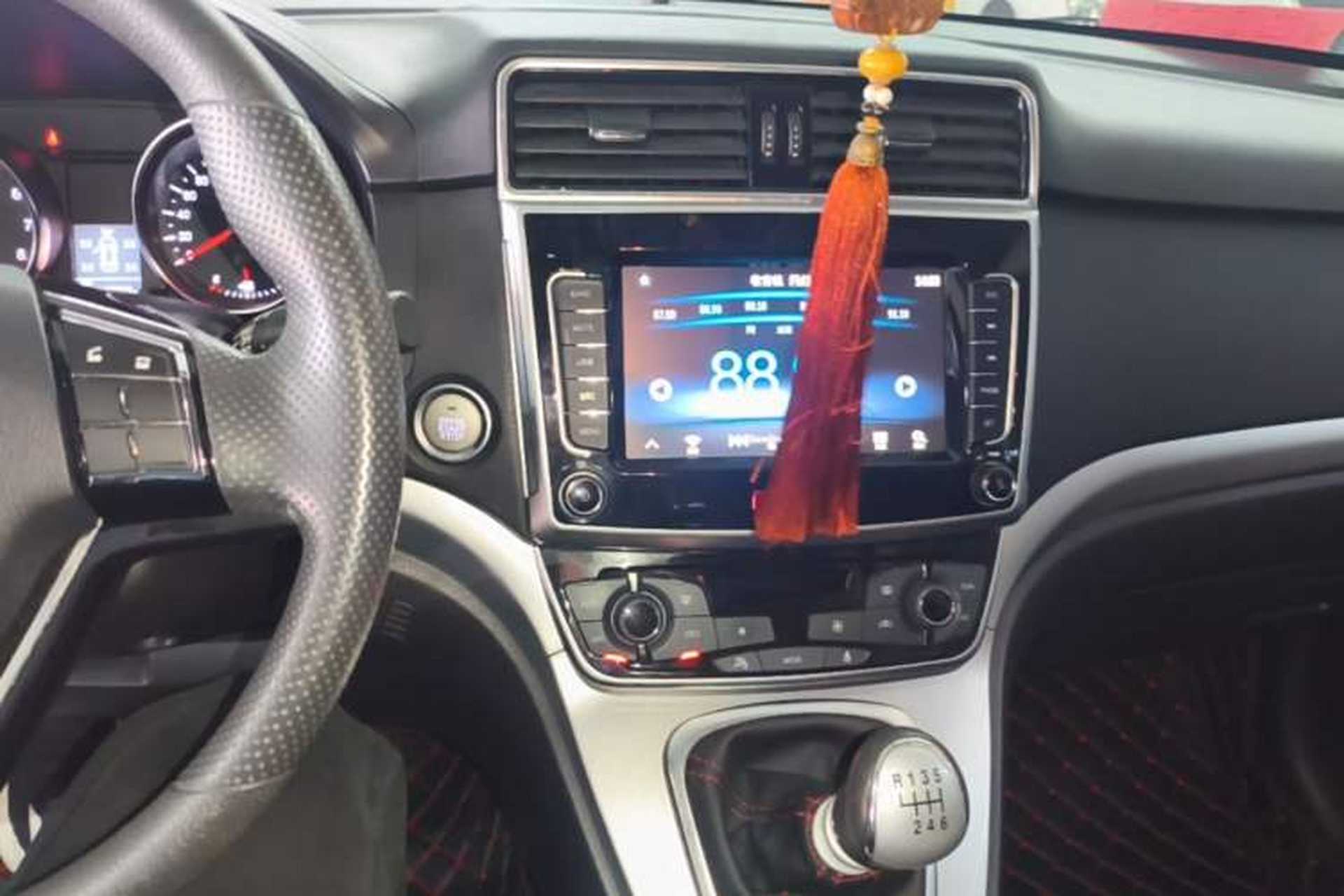 Used Haval M6 2019 1.5T Manual Two-Wheel Drive Urban Version China VI Standard Audio And AC Panel