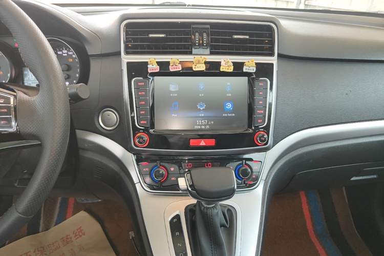 Used Haval M6 2019 1.5T DCT Two-Wheel Drive Elite Version China VI Standard Audio And AC Panel