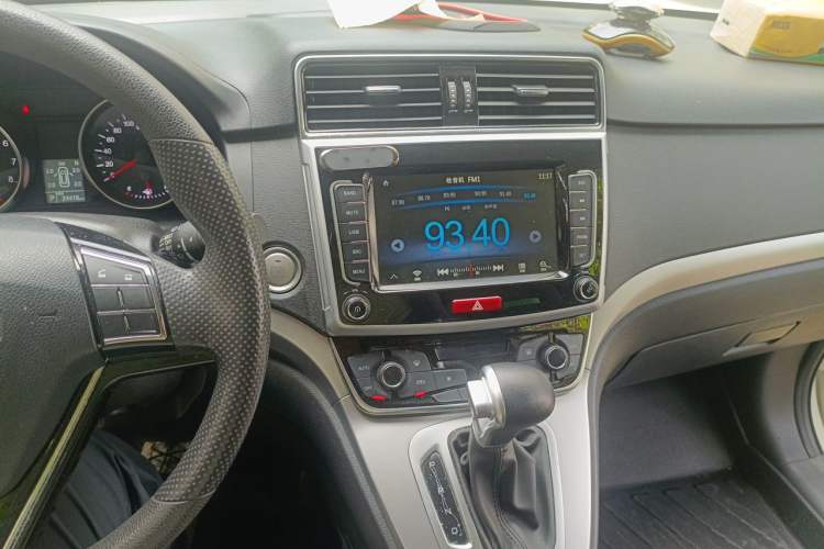 Used Haval M6 2019 1.5T DCT Two-Wheel Drive Value Edition China VI Standard Audio And AC Panel