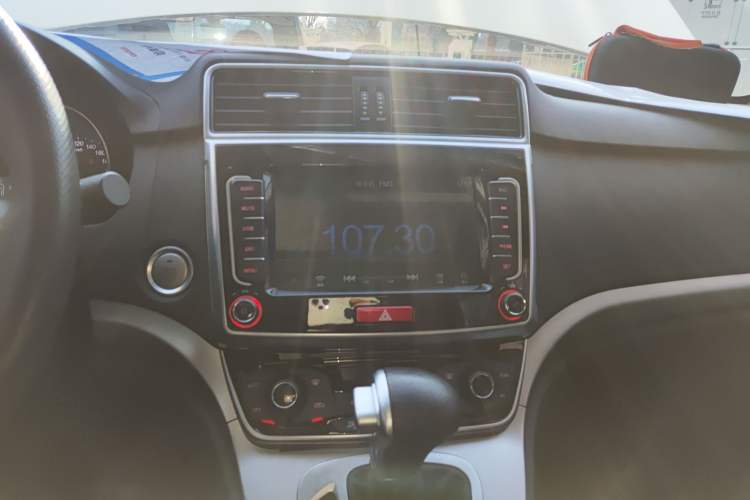 Used Haval M6 2019 1.5T DCT Two-Wheel Drive Elite Version China VI Standard Audio And AC Panel
