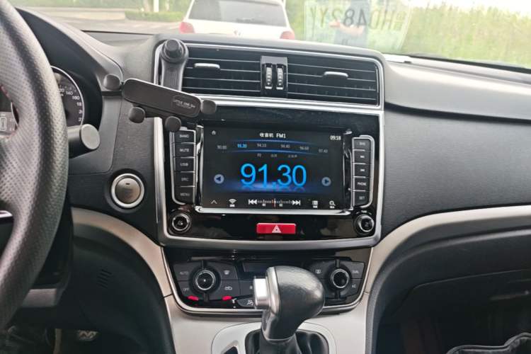 Used Haval M6 2019 1.5T DCT Two-Wheel Drive Elite Version China VI Standard Audio And AC Panel