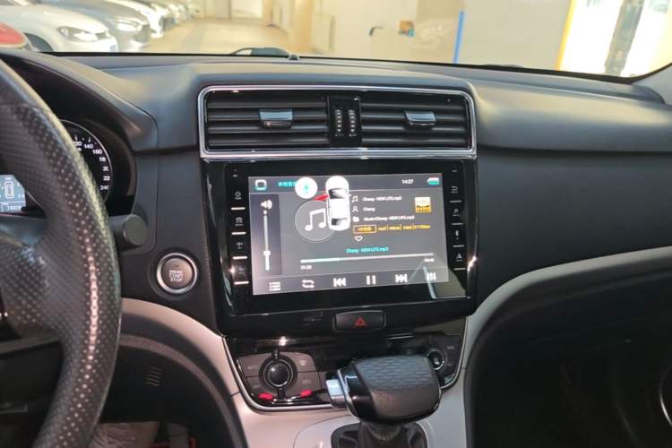 Used Haval M6 2019 1.5T DCT Two-Wheel Drive Value Edition China VI Standard Audio And AC Panel