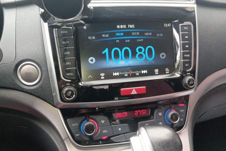 Used Haval M6 2019 1.5T DCT Two-Wheel Drive Elite Version China VI Standard Audio And AC Panel