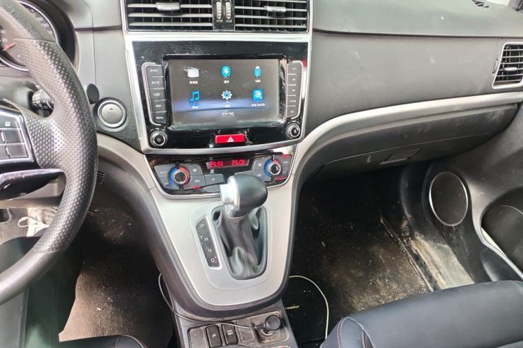 Used Haval M6 2019 1.5T DCT Two-Wheel Drive Value Edition China VI Standard Audio And AC Panel