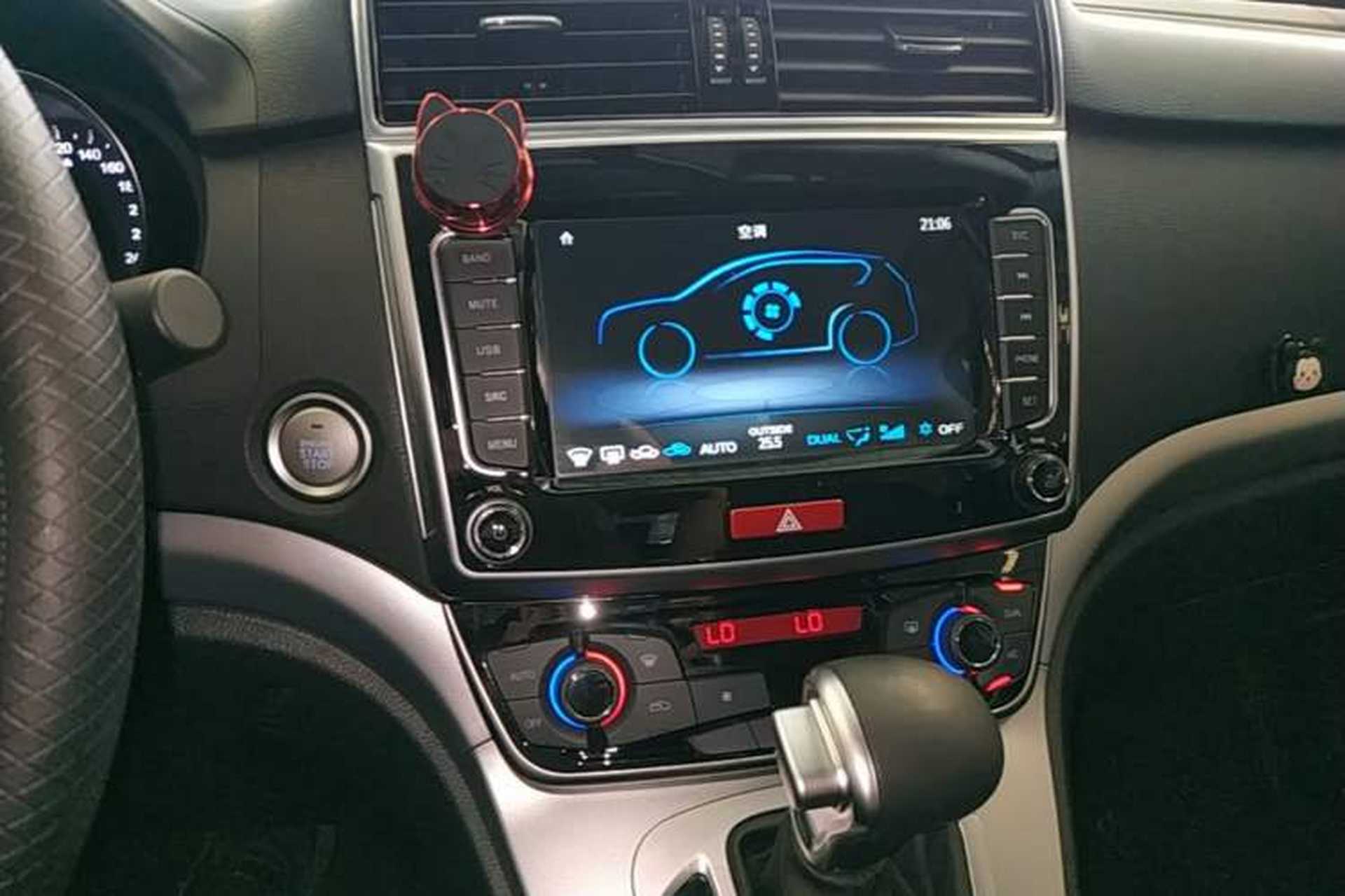 Used Haval M6 2019 1.5T DCT Two-Wheel Drive Elite Version China VI Standard Audio And AC Panel
