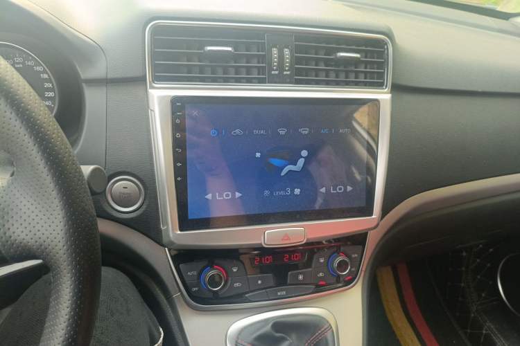 Used Haval M6 2019 1.5T Manual Two-Wheel Drive Urban Version China VI Standard Audio And AC Panel