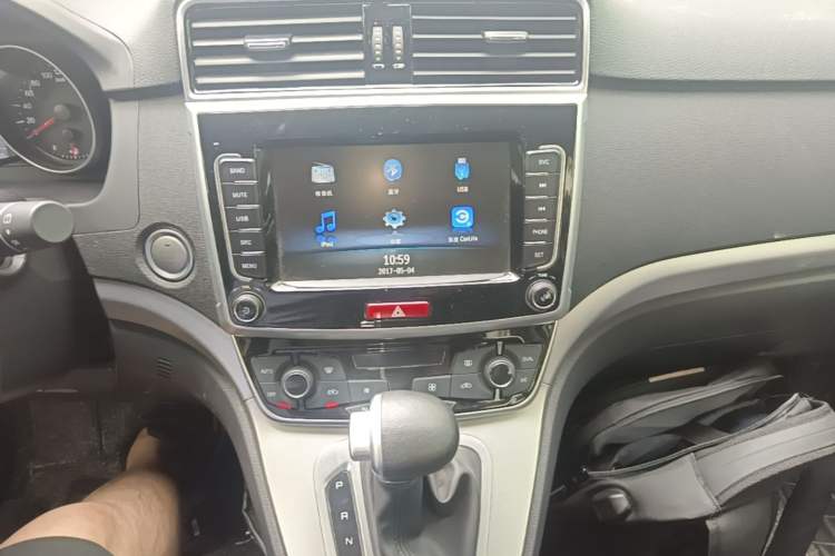 Used Haval M6 2019 1.5T DCT Two-Wheel Drive Elite Version China VI Standard Audio And AC Panel