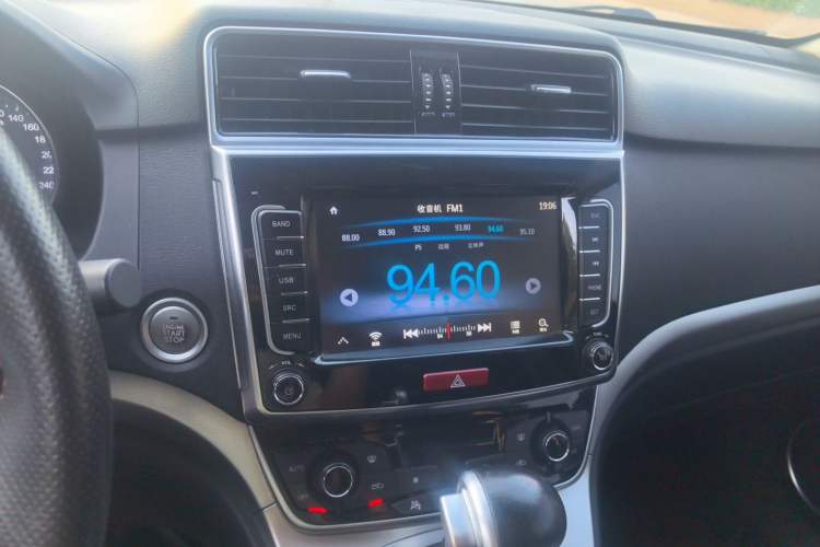 Used Haval M6 2019 1.5T DCT Two-Wheel Drive Elite Version China VI Standard Audio And AC Panel