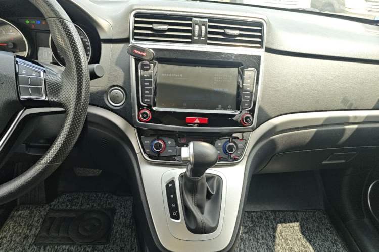 Used Haval M6 2019 1.5T DCT Two-Wheel Drive Value Edition China VI Standard Audio And AC Panel