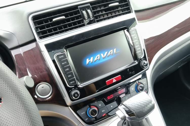 Used Haval M6 2019 1.5T DCT Two-Wheel Drive Elite Version China VI Standard Audio And AC Panel