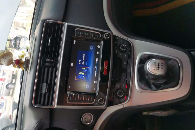 Used Haval M6 2019 1.5T Manual Two-Wheel Drive Urban Version China V Standard Audio And AC Panel