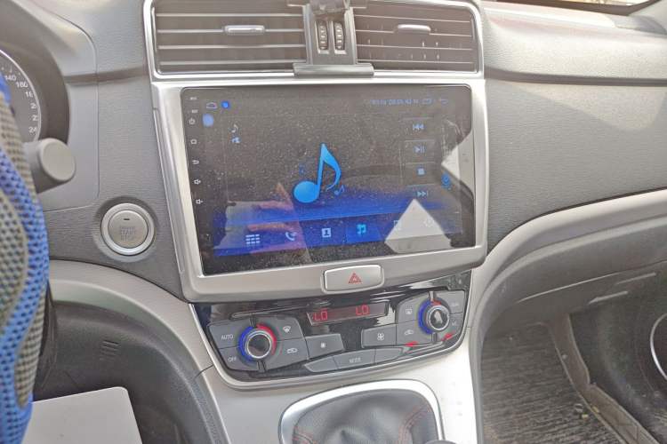 Used Haval M6 2019 1.5T Manual Two-Wheel Drive Urban Version China VI Standard Audio And AC Panel
