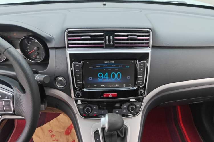Used Haval M6 2019 1.5T DCT Two-Wheel Drive Elite Version China VI Standard Audio And AC Panel