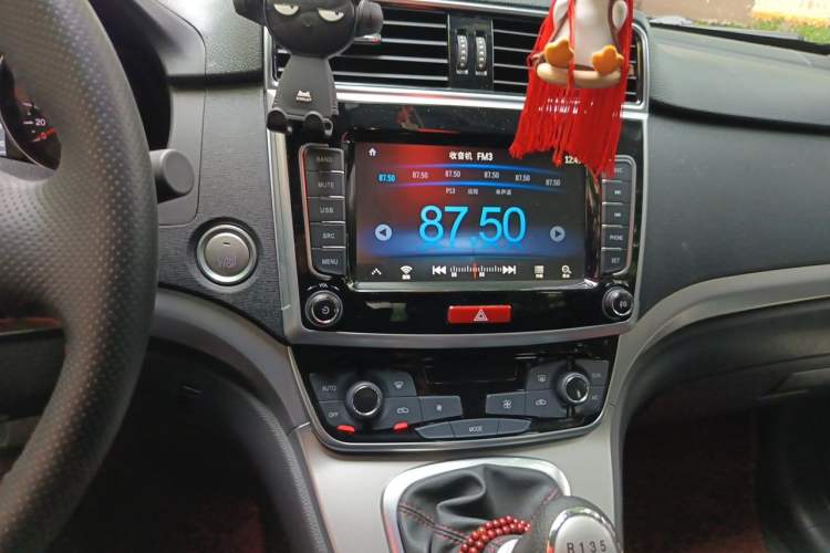 Used Haval M6 2019 1.5T Manual Two-Wheel Drive Elite Version China VI Standard Audio And AC Panel