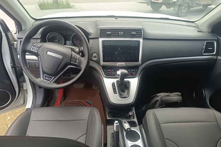 Used Haval M6 2019 1.5T DCT Two-Wheel Drive Value Edition China VI Standard Center Console
