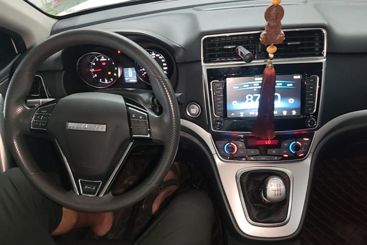 Used Haval M6 2019 1.5T Manual Two-Wheel Drive Urban Version China VI Standard Center Console