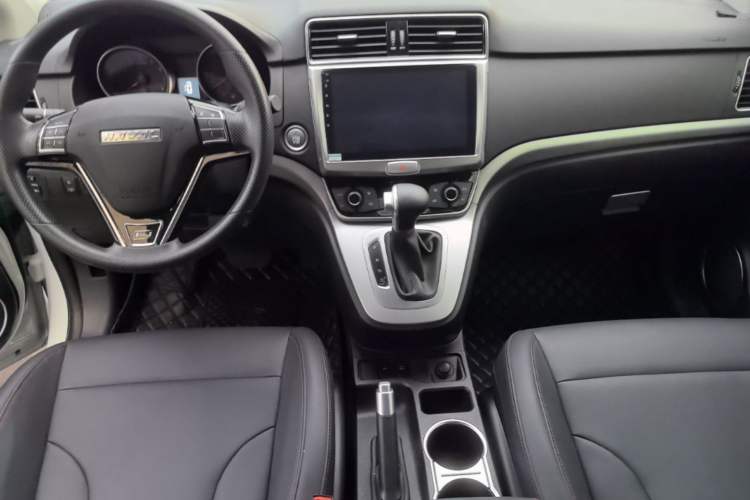 Used Haval M6 2019 1.5T DCT Two-Wheel Drive Value Edition China VI Standard Center Console