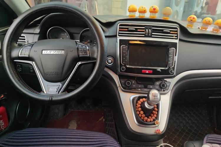 Used Haval M6 2019 1.5T Manual Two-Wheel Drive Elite Version China V Standard Center Console