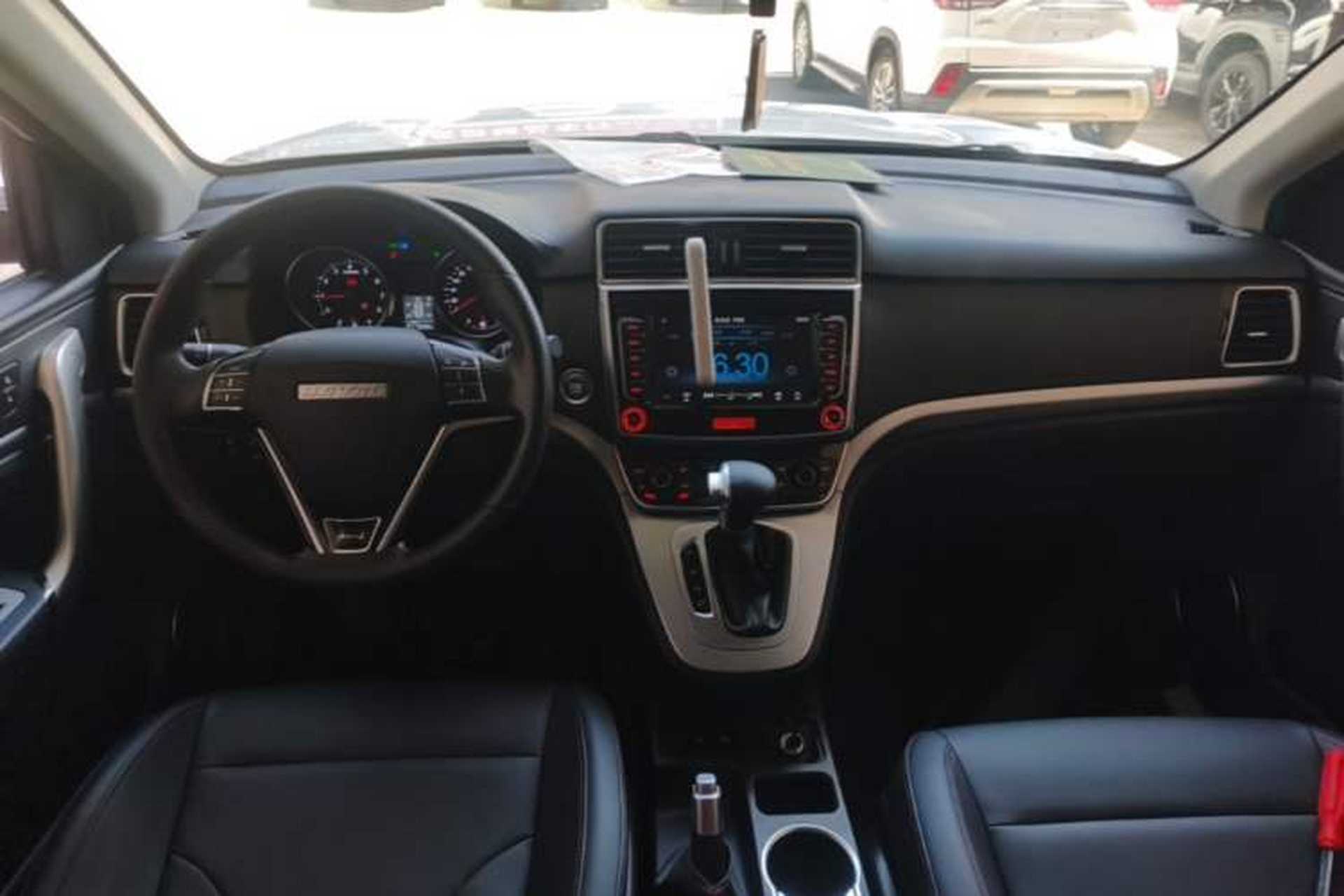 Used Haval M6 2019 1.5T DCT Two-Wheel Drive Value Edition China VI Standard Center Console